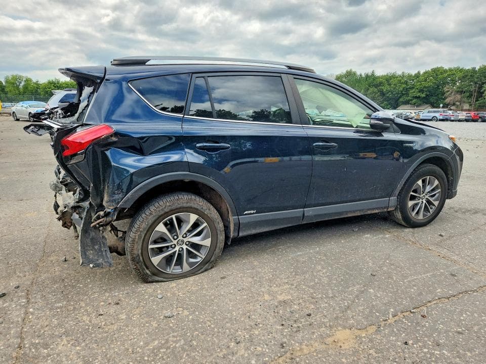 2017 TOYOTA RAV4 HYBRID XLE 3