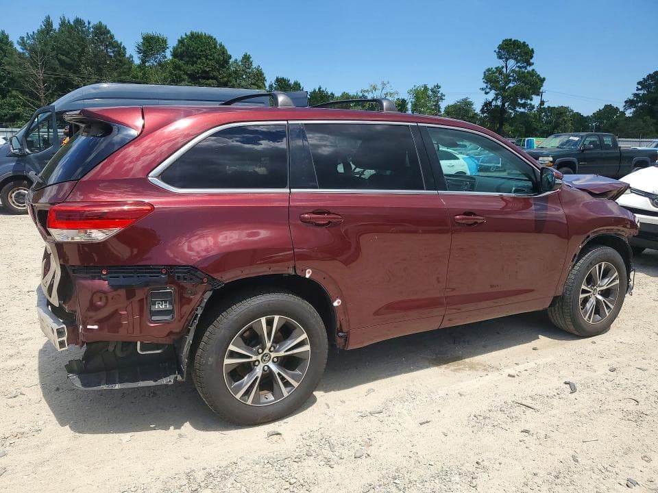 2017 TOYOTA HIGHLANDER LE 3