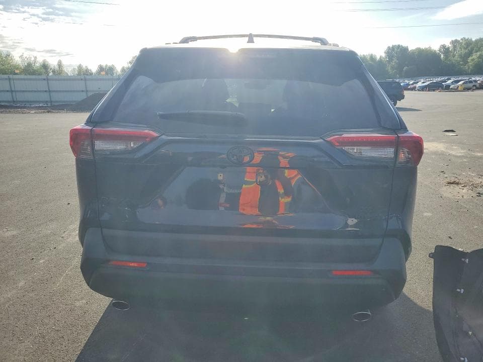 2024 TOYOTA RAV4 XLE PREMIUM 6