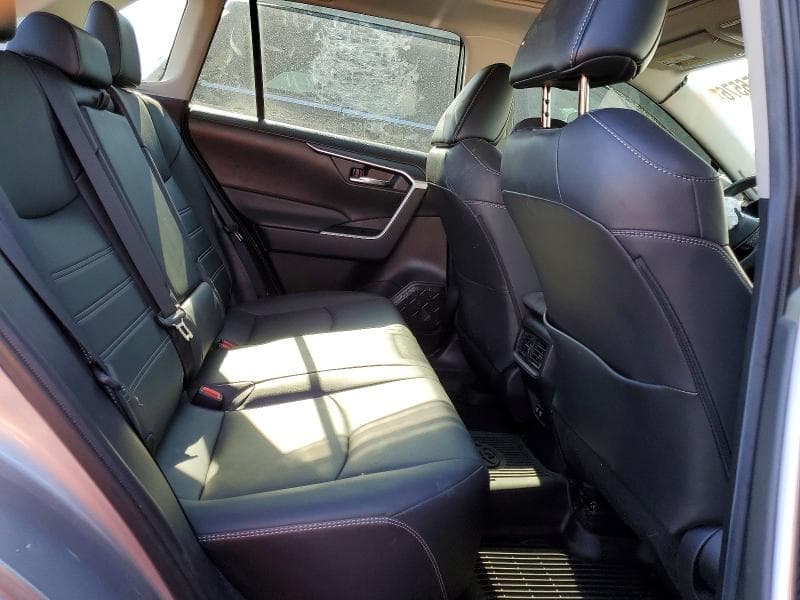 2020 TOYOTA RAV4 XLE PREMIUM 11