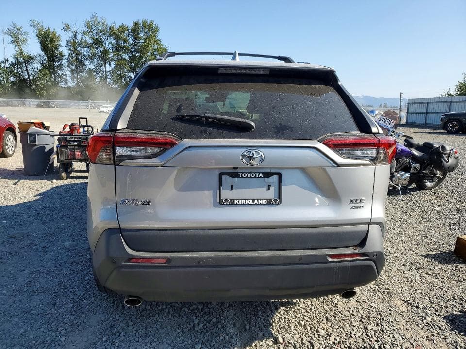 2020 TOYOTA RAV4 XLE PREMIUM 6
