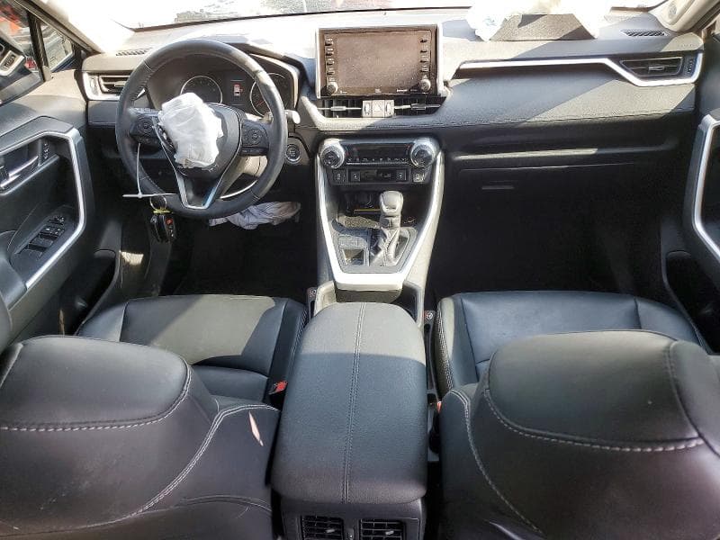 2020 TOYOTA RAV4 XLE PREMIUM 8