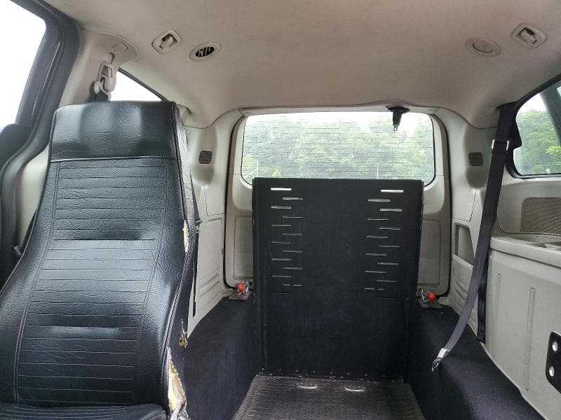 2019 DODGE GRAND CARAVAN SE 10