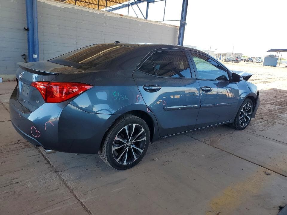 2018 TOYOTA COROLLA SE 3