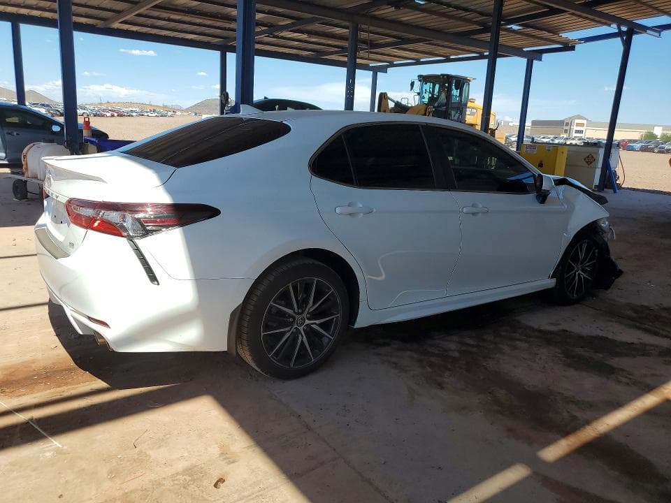 2021 TOYOTA CAMRY SE 3