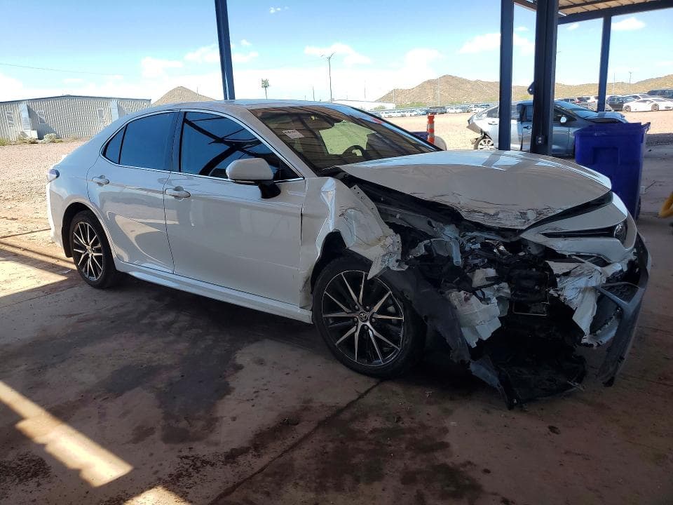 2021 TOYOTA CAMRY SE 4