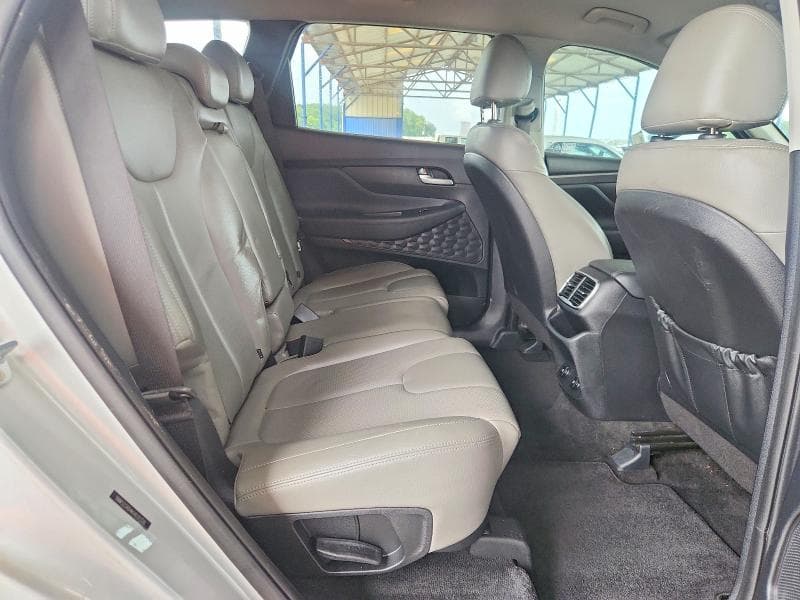2019 HYUNDAI SANTA FE SE 11