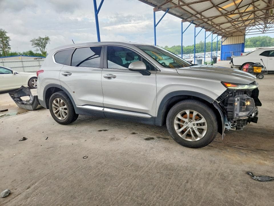 2019 HYUNDAI SANTA FE SE 4
