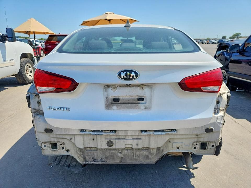 2018 KIA FORTE LX 6