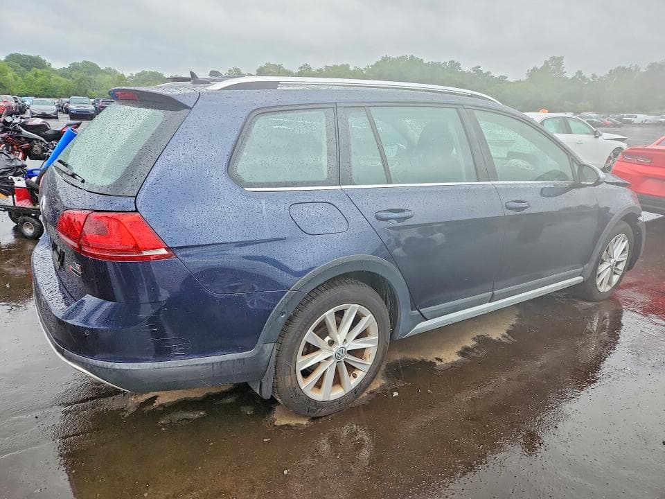 2017 VOLKSWAGEN GOLF ALLTRACK S 3
