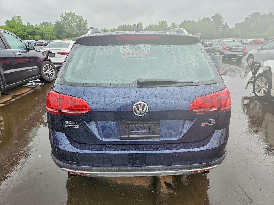 2017 VOLKSWAGEN GOLF ALLTRACK S 6