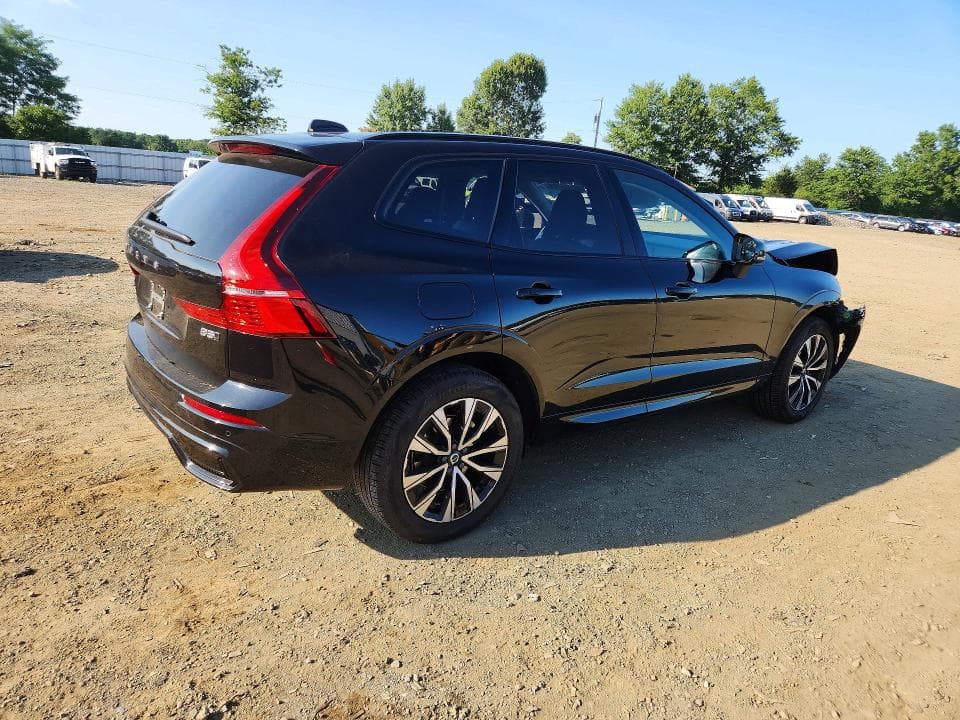 2025 VOLVO XC60 PLUS 3