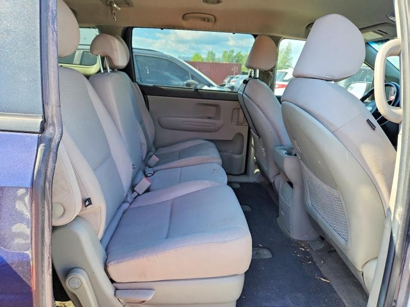 2018 KIA SEDONA LX 11