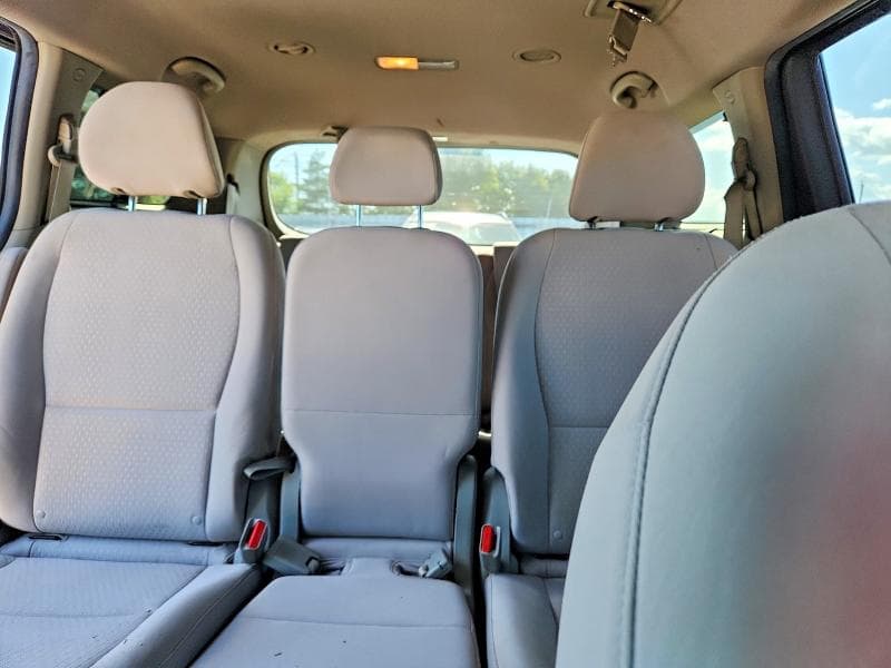 2018 KIA SEDONA LX 10
