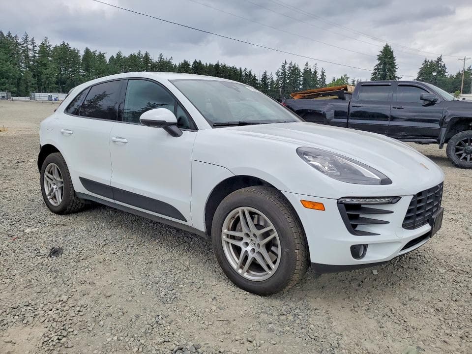 2018 PORSCHE MACAN 4