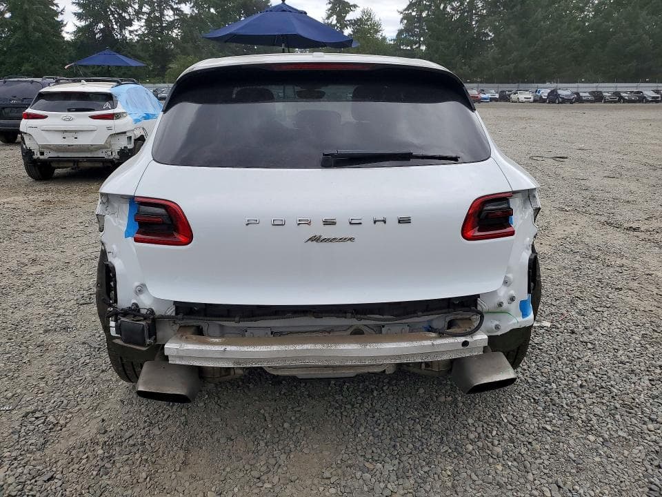 2018 PORSCHE MACAN 6