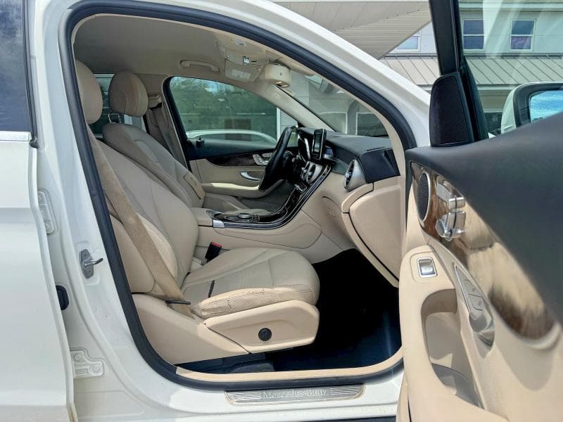 2017 MERCEDES-BENZ GLC 300 4MATIC 300 4MATIC 5