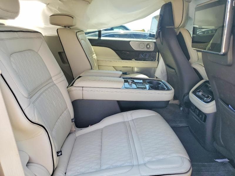 2018 LINCOLN NAVIGATOR BLACK LABEL 11
