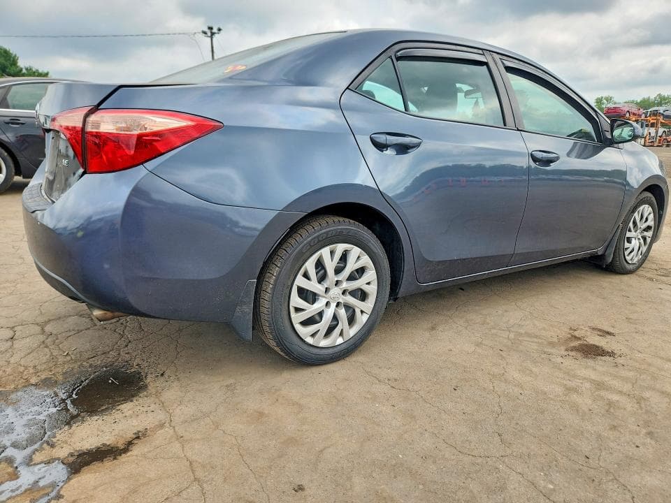2017 TOYOTA COROLLA LE 3