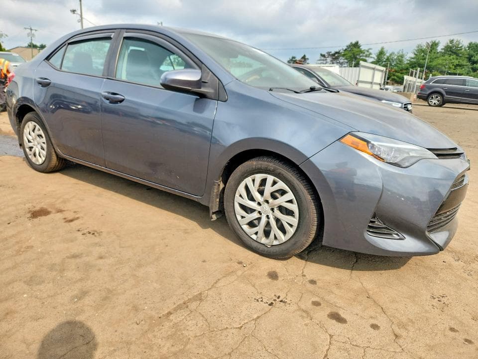 2017 TOYOTA COROLLA LE 4
