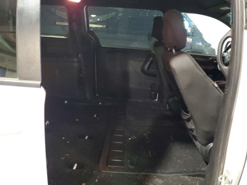 2018 DODGE GRAND CARAVAN SE 11