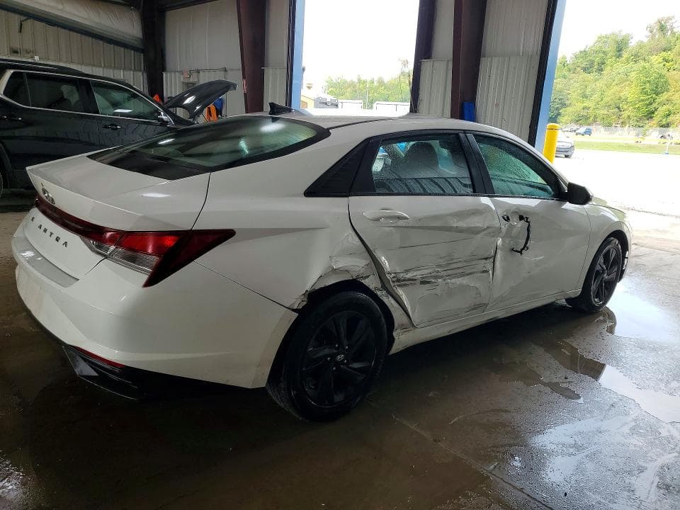 2023 HYUNDAI ELANTRA SEL 3