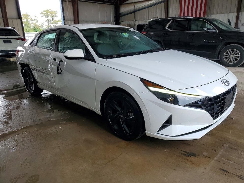 2023 HYUNDAI ELANTRA SEL 4