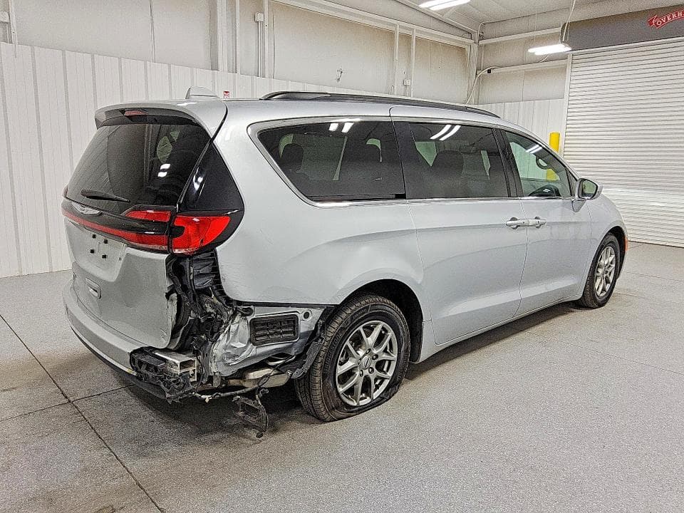 2022 CHRYSLER PACIFICA TOURING 3