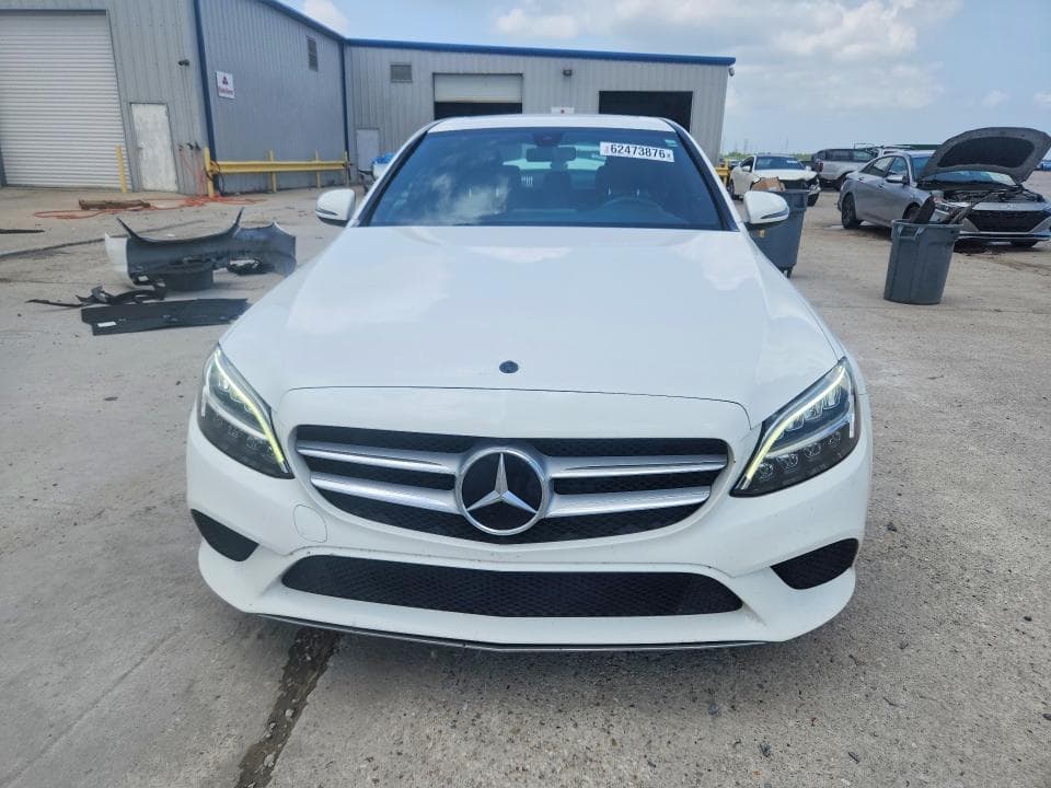2019 MERCEDES-BENZ C 300 5