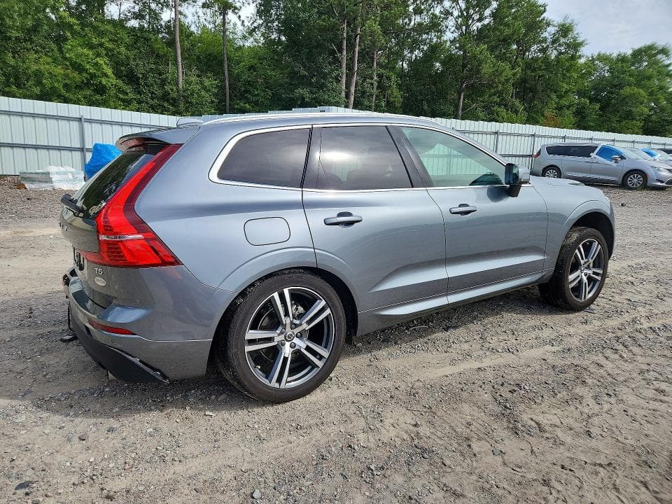 2021 VOLVO XC60 T5 MOMENTUM 3