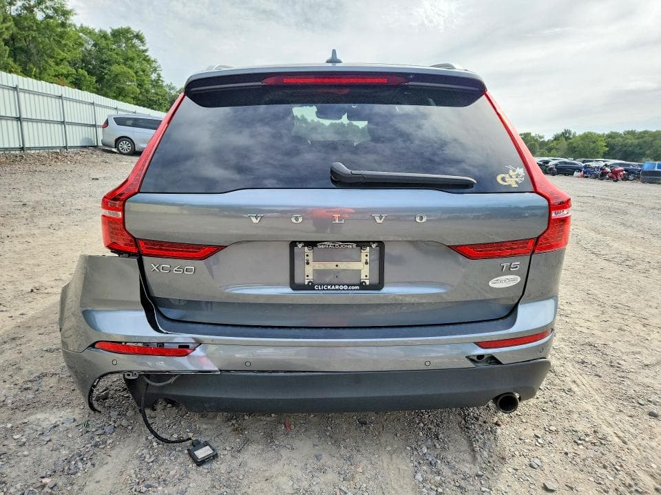 2021 VOLVO XC60 T5 MOMENTUM 6