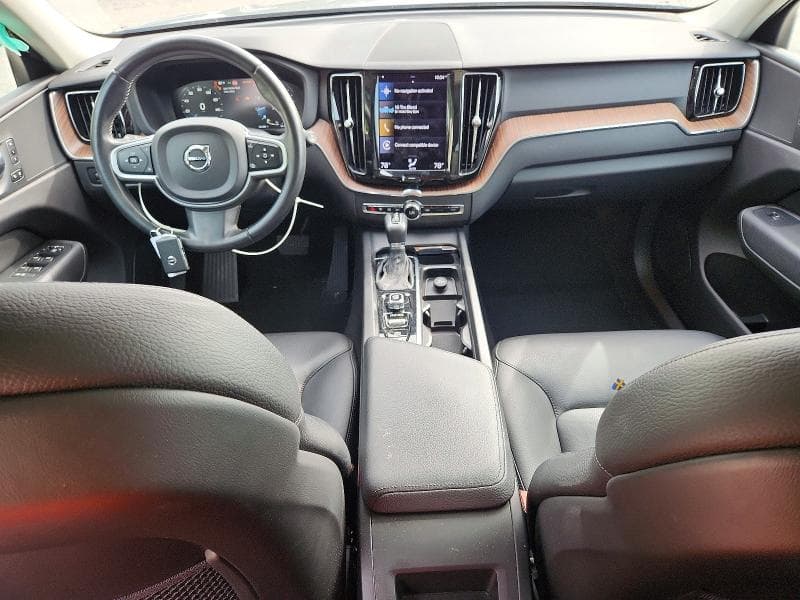 2021 VOLVO XC60 T5 MOMENTUM 8