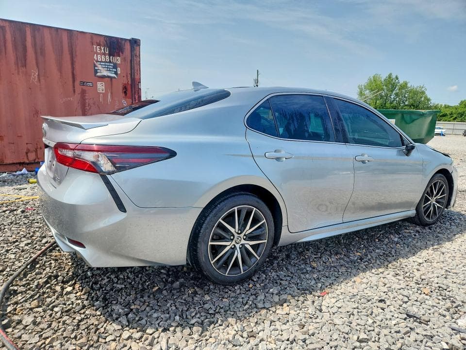 2021 TOYOTA CAMRY SE 3