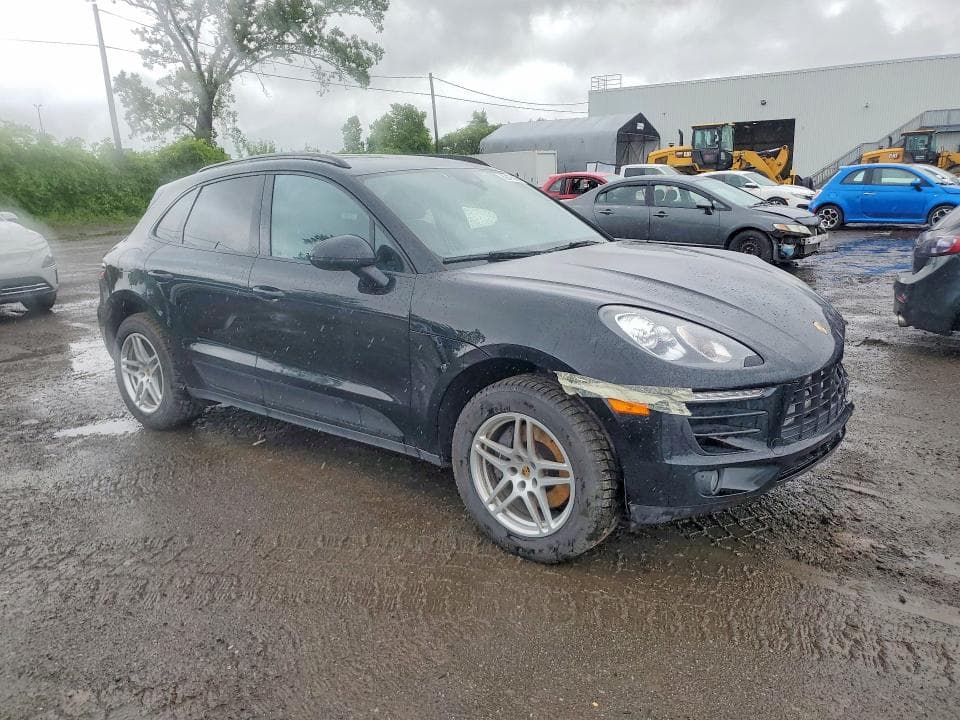 2018 PORSCHE MACAN 4