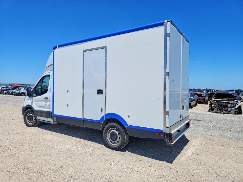 2022 FORD TRANSIT DELIVERY TRUCK 2