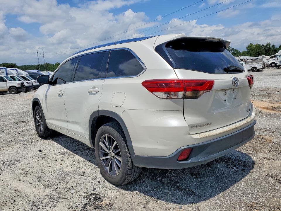 2017 TOYOTA HIGHLANDER XLE XLE 3