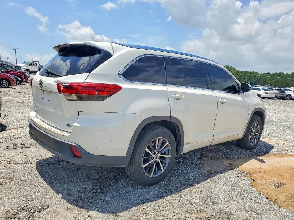 2017 TOYOTA HIGHLANDER XLE XLE 4