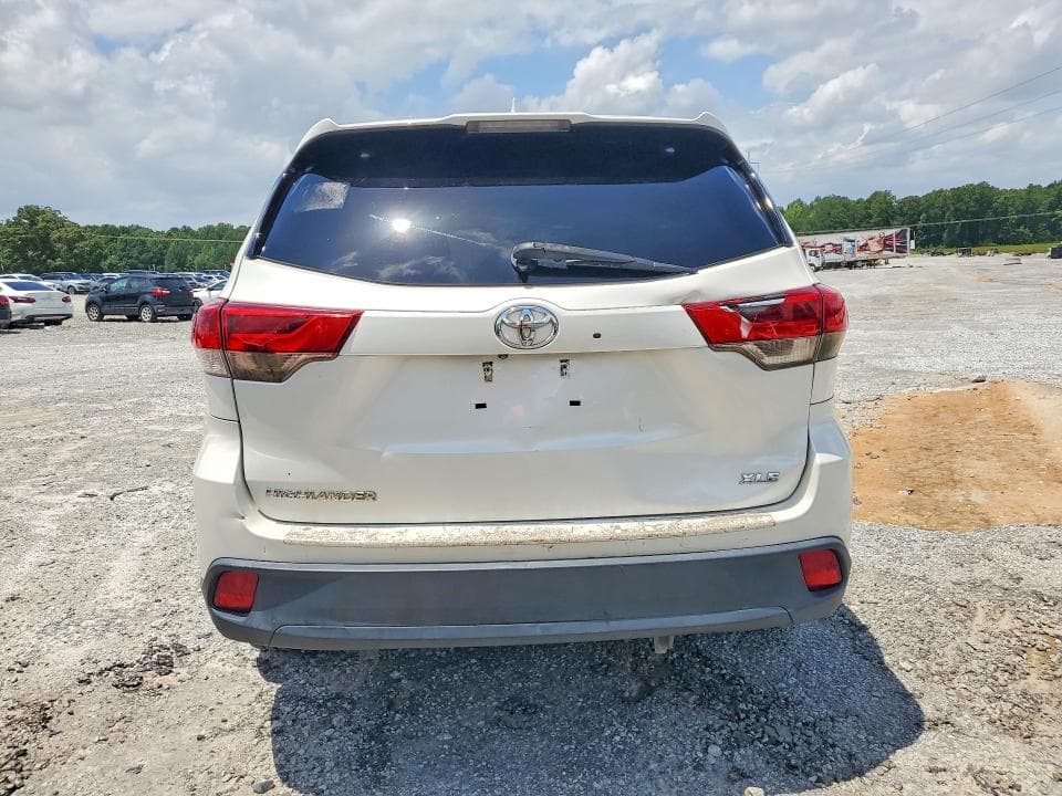 2017 TOYOTA HIGHLANDER XLE XLE 7