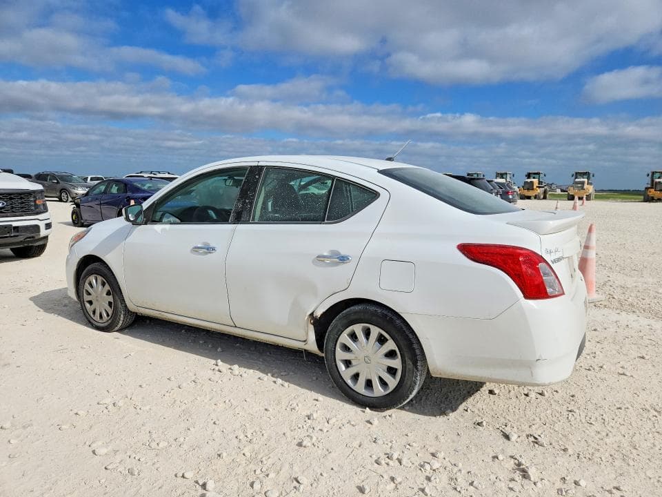 2017 NISSAN VERSA 1.6 SV 2