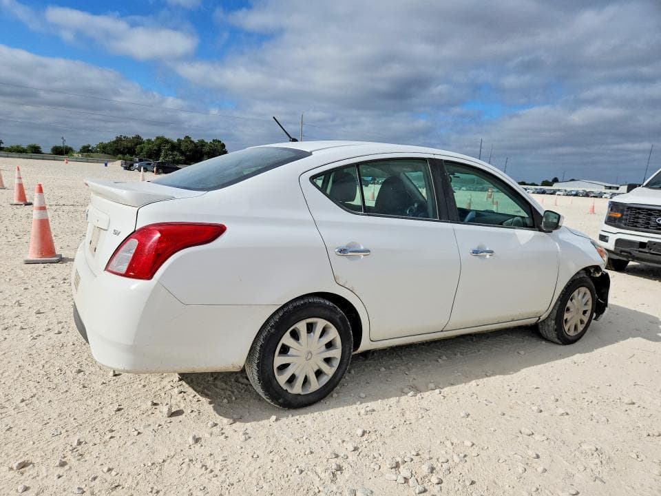 2017 NISSAN VERSA 1.6 SV 3