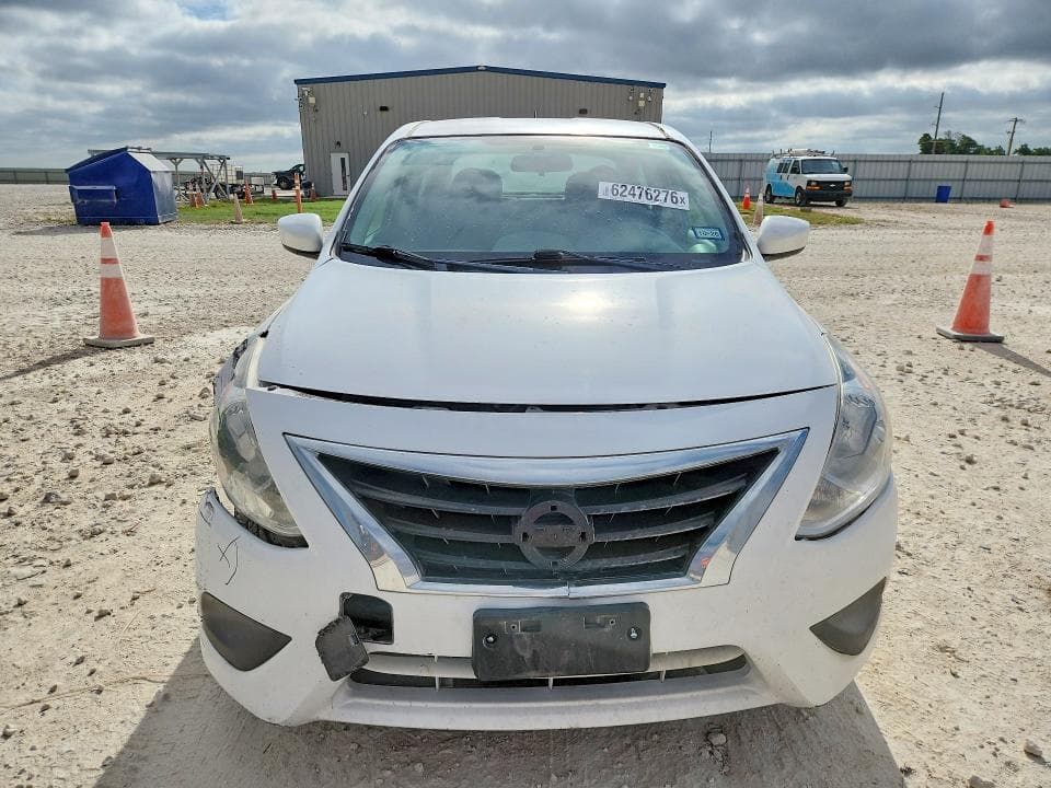 2017 NISSAN VERSA 1.6 SV 5