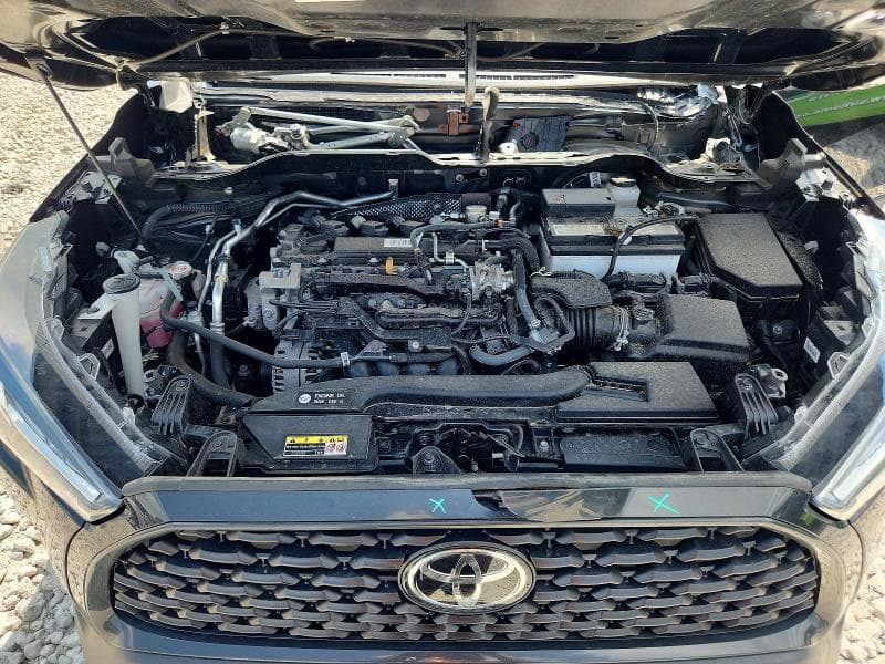 2024 TOYOTA COROLLA CROSS L L 12