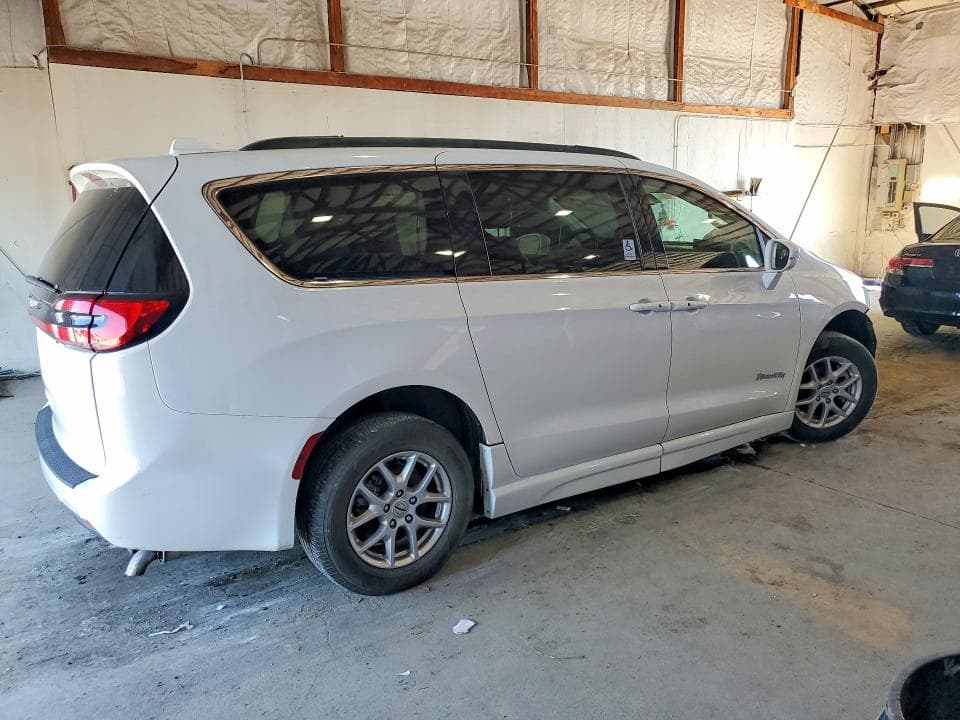 2022 CHRYSLER PACIFICA TOURING L 3