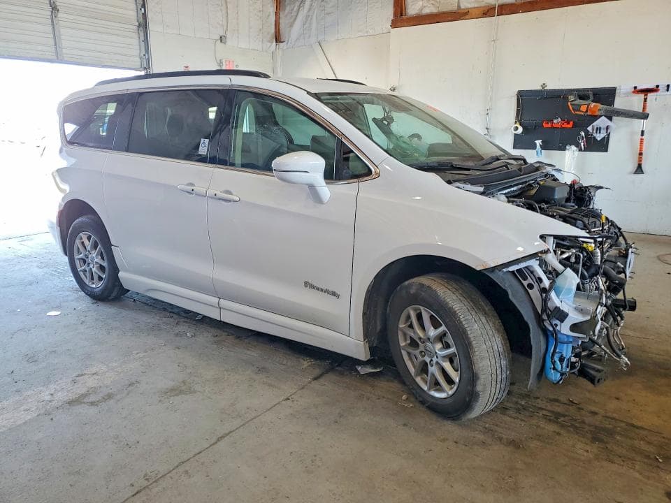 2022 CHRYSLER PACIFICA TOURING L 4