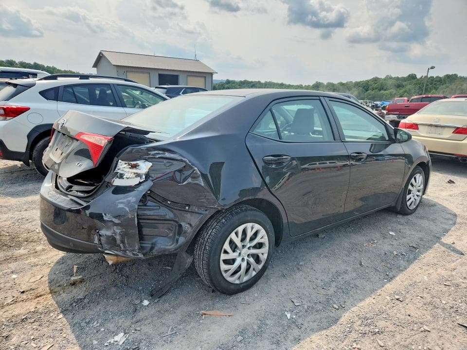 2018 TOYOTA COROLLA LE 3