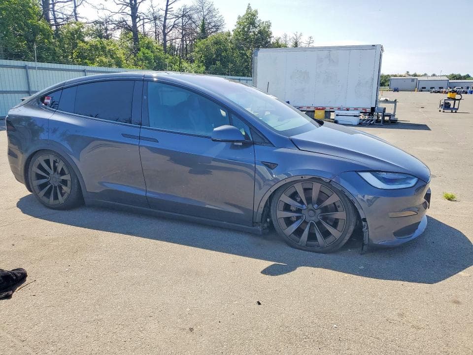 2022 TESLA MODEL X 4
