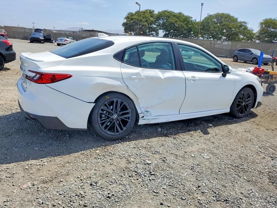 2025 TOYOTA CAMRY SE 3
