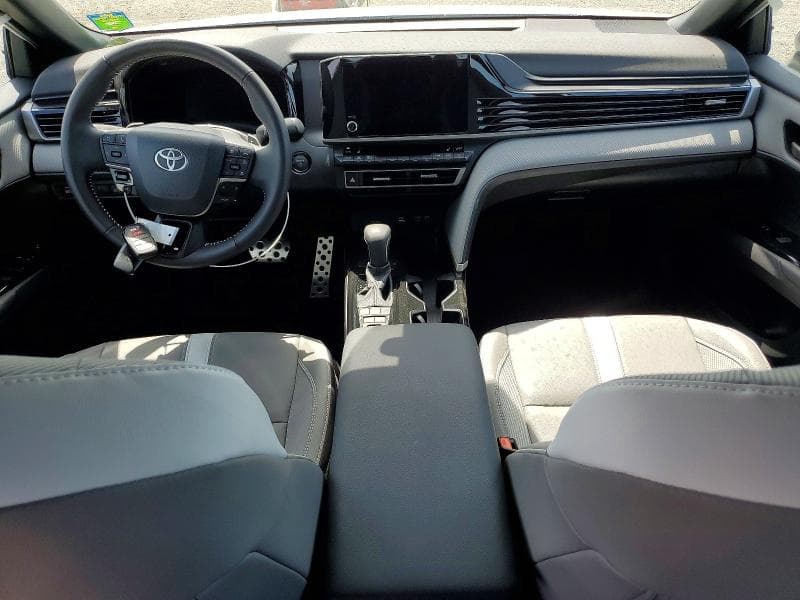 2025 TOYOTA CAMRY SE 8