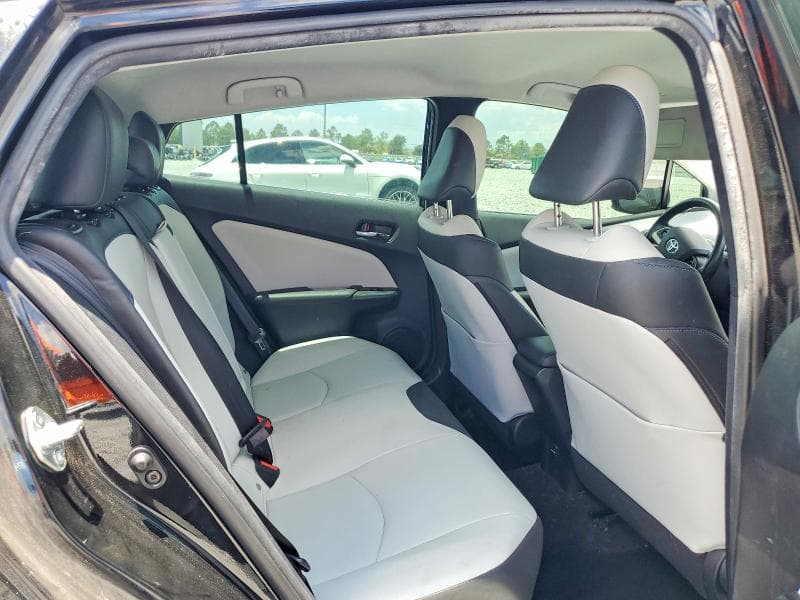 2017 TOYOTA PRIUS THREE TOURING 11