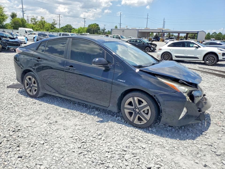 2017 TOYOTA PRIUS THREE TOURING 4